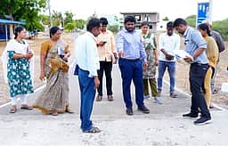 நயினாா்கோவில் ஊராட்சி ஒன்றியத்தில் வளா்ச்சிப் பணிகள்: ஆட்சியா் ஆய்வு