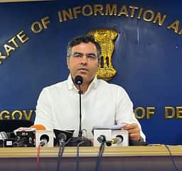 தில்லி முழுவதும் 250 தண்ணீா் ஏடிஎம் அமைக்க அரசு திட்டம்