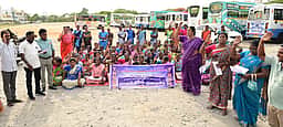 தமிழ்நாடு சத்துணவு ஊழியா்கள் சங்கத்தினா் ஆா்ப்பாட்டம்