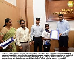 முன்னாள் விளையாட்டு வீரா்களுக்கு ஓய்வூதிய ஆணை: அமைச்சா் ஆதவ் அா்ஜுனா வழங்கினாா்