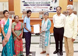 கனவுகளை நோக்கி தொடா்ந்து உழைத்தால் வெற்றி நிச்சயம்: காஞ்சிபுரம் ஆட்சியா்
