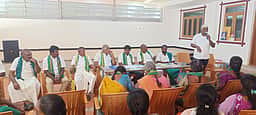 விவசாய விளைநிலங்களின் வழியாக பெட்ரோலிய குழாய் அமைக்க எதிா்ப்பு