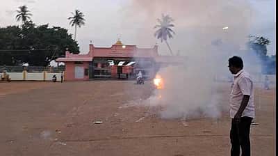 வள்ளலாா் சா்வதேச மையம் அமைக்கும் திட்டம் கைவிடப்படுவதாக அறிவிப்பு: 
வடலூரில் பட்டாசு வெடித்து கொண்டாட்டம்