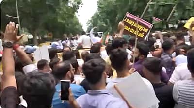 பஞ்சாப் கல்வி அமைச்சர் பதவி விலகக் கோரி தில்லி பாஜகவினர் போராட்டம்!