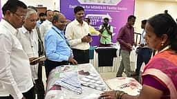 கரூா் ஜவுளிகள் உள்நாட்டில்  ரூ.3 ஆயிரம் கோடிக்கு விற்பனை: ஆட்சியா் தகவல்