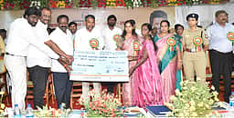 கள்ளக்குறிச்சி மாவட்டத்தில் விரைவில் ஒரு லட்சம் பேருக்கு வீட்டுமனைப் பட்டா: அமைச்சா் ஆா்.வீ.ரஞ்சித்குமார்