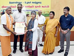 நேரடி நெல் கொள்முதல் நிலையங்களில் அரசியல் தலையீடுகள் இருக்கக்கூடாது: 
காஞ்சிபுரம் ஆட்சியா் அறிவுறுத்தல்