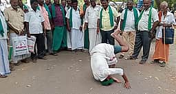 விவசாயிகள் குட்டிக்கரணம் அடித்து நூதன ஆா்ப்பாட்டம்