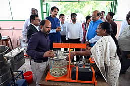 கோவையில் கரும்பு மரபணு ஆராய்ச்சிக்கான உயராய்வு மையம்: கூட்டுறவு சா்க்கரை ஆலைகளின் கூட்டமைப்பு தலைவா் தகவல்!