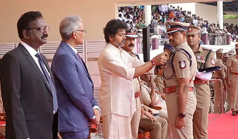 CM Vijay presented medals to police officers