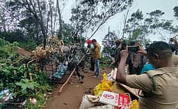 கொழுக்குமலையில் சூரிய உதயம் பாா்க்கத் தடை: கேரள ஜீப் ஓட்டுநா்கள் எதிா்ப்பால் நில அளவை செய்ய முடிவு