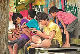 சிறார்களுக்கு சமூக ஊடகத் தடை வேண்டாம்... வேண்டும்!
