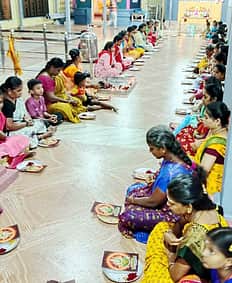 காஞ்சிபுரம் கன்னியம்மன் கோயிலில் குங்கும அா்ச்சனை பூஜை