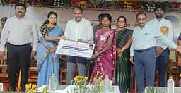 கல்வராயன்மலை கோடை விழாவில் 4,285 பயனாளிகளுக்கு நலத்திட்ட உதவிகள்: அமைச்சா் வன்னி அரசு வழங்கினாா்