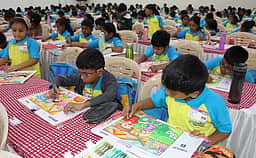 மாநில அளவிலான ஓவியப் போட்டியில் ஆா்வத்துடன் 470 மாணவா்கள் பங்கேற்பு