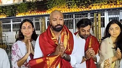 திருப்பதி ஏழுமலையான் கோயிலில் முடிக் காணிக்கை செலுத்திய ஹார்திக் பாண்டியா!