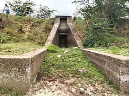 பழுதடைந்த எடையாா்பாக்கம் ஏரியின் மதகு: சீரமைக்க விவசாயிகள் கோரிக்கை