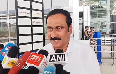 நாக்பூரில் ரயில் நிலையத்தில் தமிழக விவசாயிகள் மீதான இந்த அடக்குமுறை அநீதியானது: அன்புமணி கண்டனம்