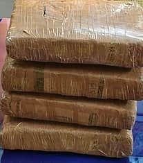 கேட்பாரற்ற நிலையில் கிடந்த 8 கிலோ கஞ்சா பறிமுதல்