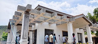 சென்னிமலையில் கட்டப்பட்டுவரும் திருப்பூா் குமரன் மணிமண்டபம்.