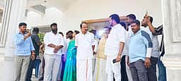 திருப்பூா் குமரன் மணி மண்டபம் கட்டுமானப் பணி! சென்னிமலையில் அமைச்சா்கள் ஆய்வு!