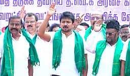 தமிழ்நாட்டில் இப்படி ஒரு நீர்வளத் துறை அமைச்சரை நீங்கள் பார்த்திருக்கவே முடியாது? உதயநிதி