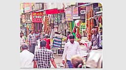 சாலையோரக் கடைகளை முறைப்படுத்துவதில் சிக்கல்! விற்பனைக் குழு - கவுன்சிலர்கள் அதிகார மோதல் 