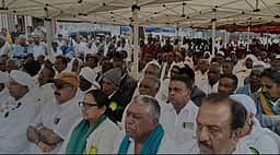 பயிா்க்கடனை முழுவதும் ரத்து செய்ய வலியுறுத்தி மலை மாவட்ட விவசாயிகள் சங்க கண்டனக் கூட்டம்