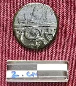 பண்ருட்டி அருகே பிரெஞ்சு செப்பு நாணயம் கண்டெடுப்பு