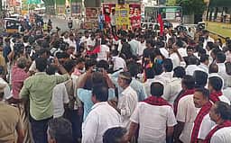 உதயநிதி ஸ்டாலின் கைதைக் கண்டித்து திமுகவினர் சாலை மறியல்!