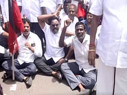 தமிழகம் முழுவதும் திமுகவினா் ஆா்ப்பாட்டம்: 21,000 போ் கைது