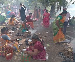 சேத்துக்கால் செல்லியம்மன் கோயிலில் ஊரணி பொங்கல் வழிபாடு