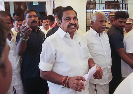 இடைத்தேர்தல்: அதிமுகவில் இன்று முதல் விருப்ப மனு விநியோகம்!