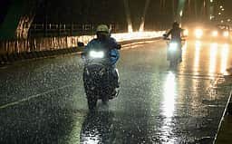 சென்னை, புறநகரில் பரவலாக மழை!