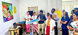 அரசு மருத்துவமனையில் ஓவியப் போட்டி