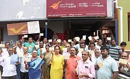 ரயில்வே மேம்பாலம் கோரி முதல்வருக்கு கடிதம் அனுப்பிய மக்கள்