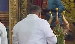 சற்றுநேரத்தில் பட்ஜெட்! கோயிலில் அமைச்சர்கள் வழிபாடு!