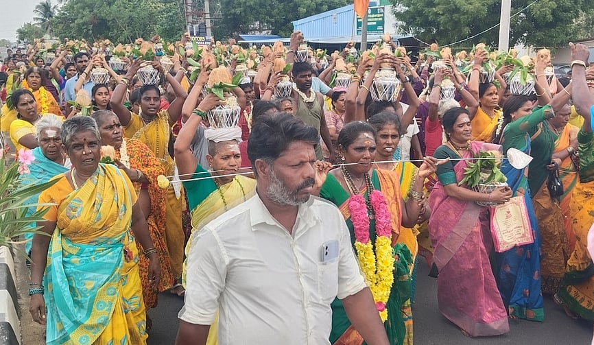 ஆடிக்கிருத்திகை விழாவையொட்டி, கண்ணமங்கலம் அருகே தம்டகோடி திருமலை சுப்பிரமணிய சுவாமி கோயிலில்