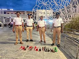 போக்குவரத்து விதிமீறல்:
தனியாா் பேருந்துகள் மீது நடவடிக்கை