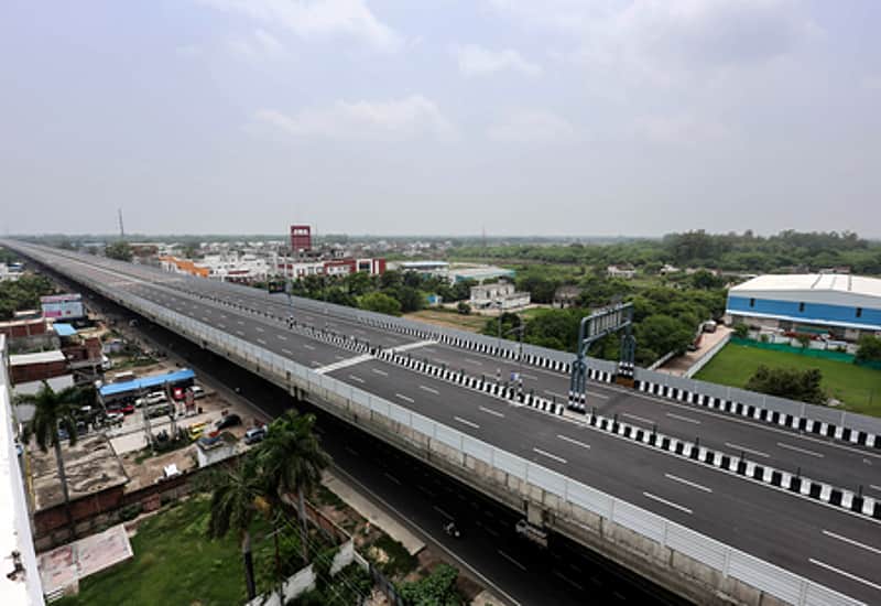 Lucknow-Kanpur Expressway cracks: Project director sacked, construction agency served show cause notice