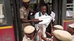 முழுமையான பயிர்க் கடன் தள்ளுபடி கோரி தலைமைச் செயலகம் முன்பாக போராட்டம்! விவசாயிகள் கைது