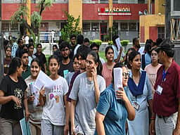 வினாத்தாள் கசிவு கொலையை விட மிகக் கொடூர குற்றம்: உயர் நீதிமன்றம் கருத்து