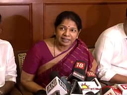 மோதிரம் வழங்கி விளம்பரம்; குழந்தைகளின் உயிர்களைக் காப்பதில் அக்கறை வேண்டாமா? கனிமொழி