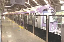கொல்கத்தா மெட்ரோ ரயிலில் புகை கிளம்பியதால் பரபரப்பு!  