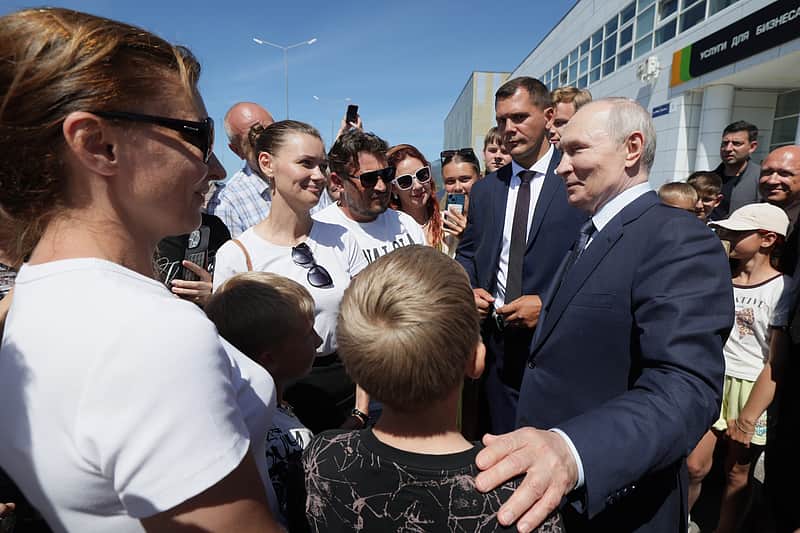 Putin visits kuril islands