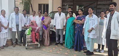 அரசு மருத்துவக் கல்லூரி மருத்துவமனையில் மூளை ரத்த நாளம் பாதிக்கப்பட்ட மூதாட்டிக்கு சிகிச்சை