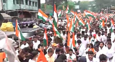 ஜார்க்கண்ட் போராட்டம்: தேசிய கொடியை ஏந்தி நடைப்பயணம்!