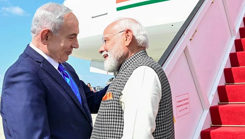 Narendra Modi with Israeli Prime Minister Netanyahu.