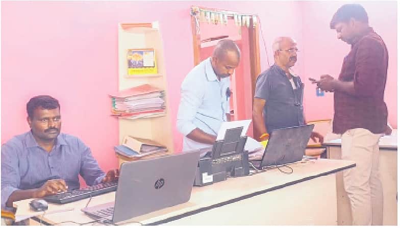 அலுமினிய மின் கம்பிகள் வாங்கியதில் ரூ.1,028 கோடி முறைகேடு: தமிழகம் முழுவதும் 60 இடங்களில்  ஊழல் தடுப்புப் பிரிவு சோதனை