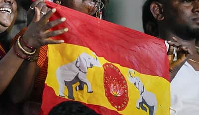 மாதம் ஒருமுறை மருத்துவா் 
பணியாற்ற அனுமதியுங்கள்: தவெக எம்எல்ஏ வேண்டுகோள்